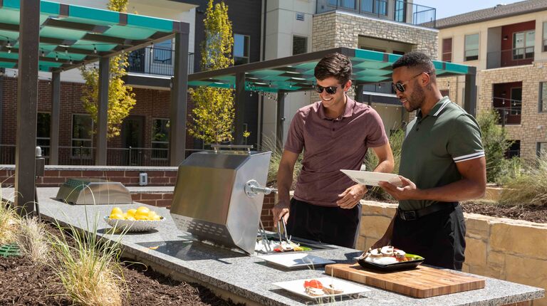 Outdoor chef's kitchen