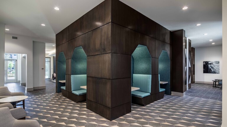 Business lounge with wi-fi and individual work pods 